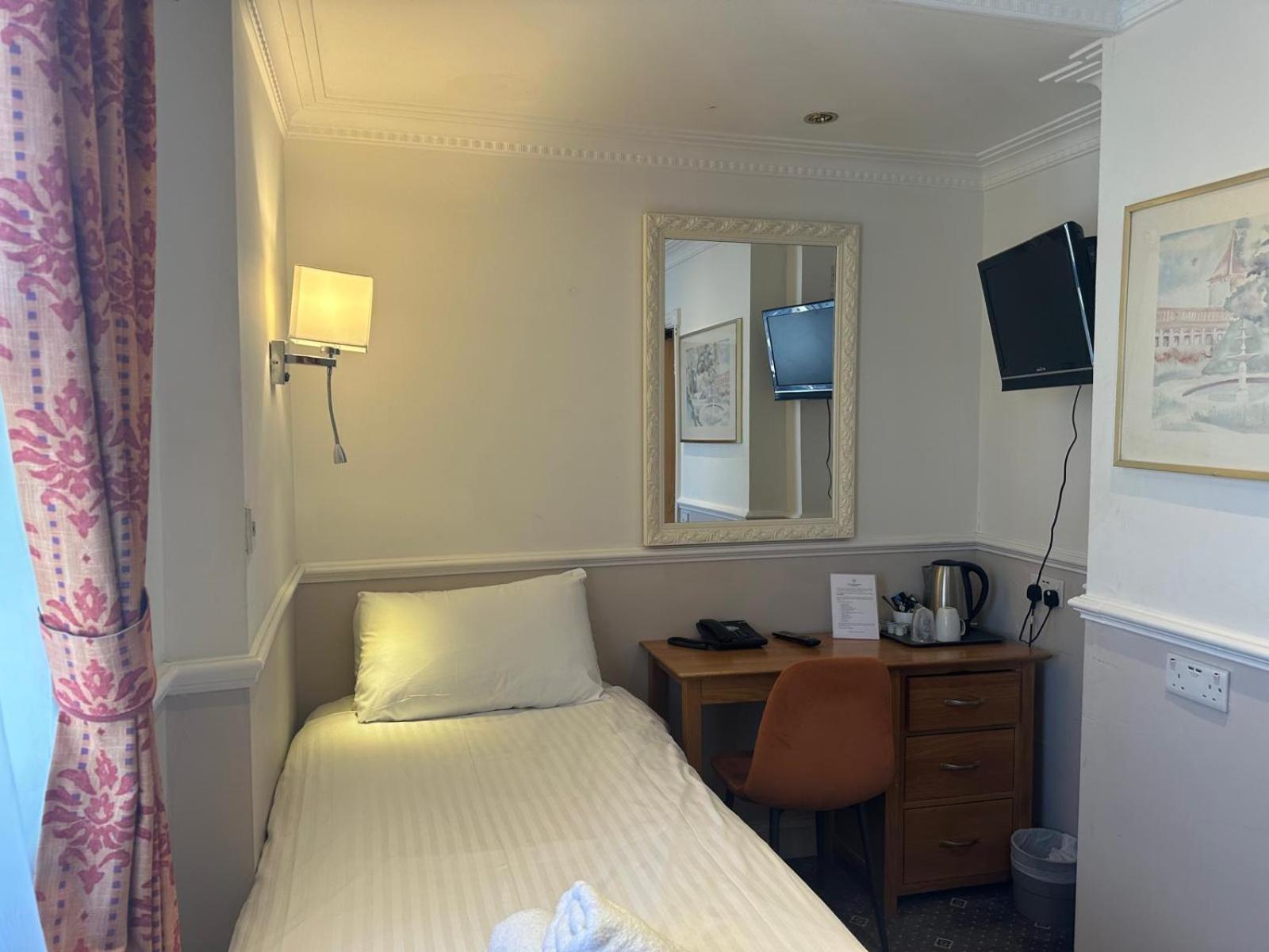 Hyde Park Radnor Hotel B&B London Exterior photo